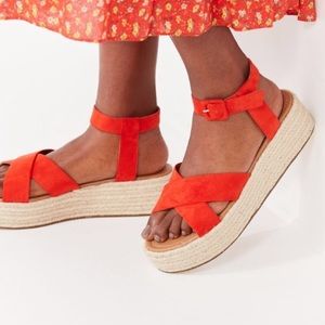 UO Cora Flatform Espadrille Sandal (NEVER WORN)